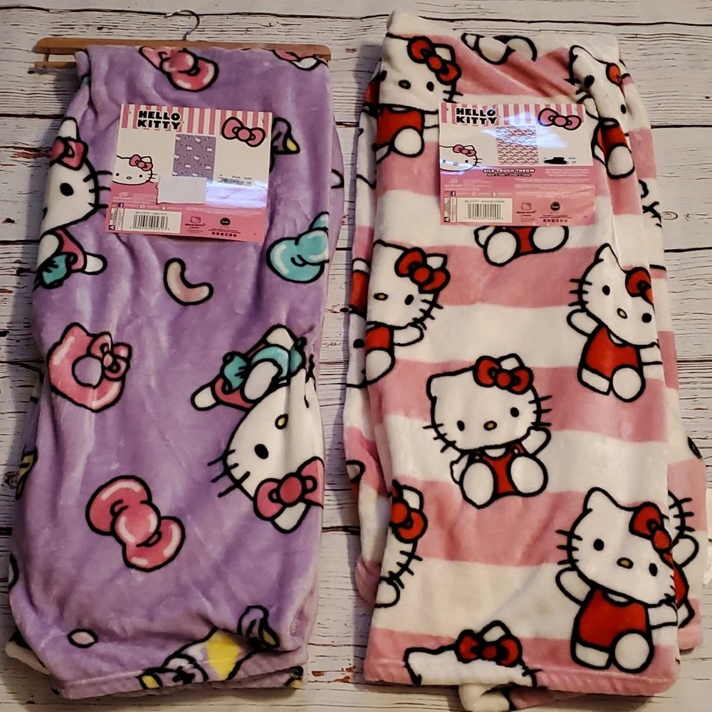 🆕️ CUTE SANRIO HELLO KITTY SILK TOUCH THROW 💜💗